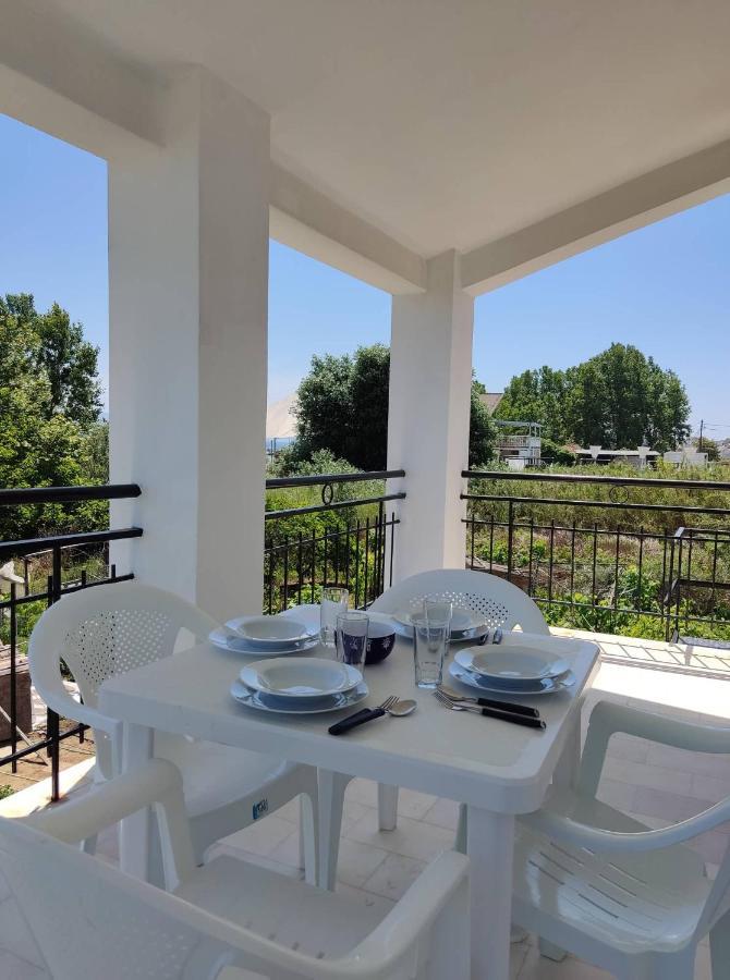 Cavos Sunrise Beach Apartments Kavos Ngoại thất bức ảnh