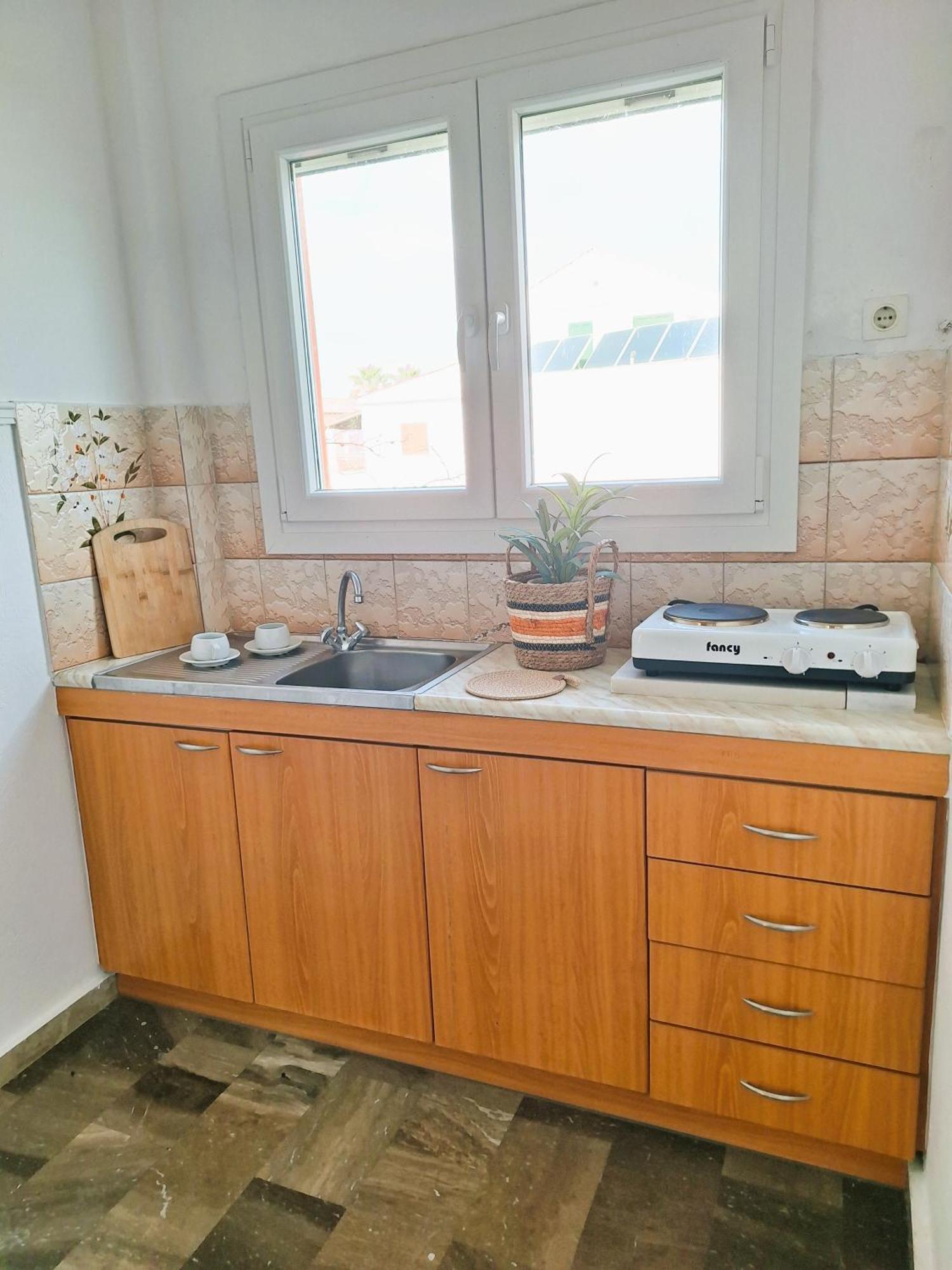 Cavos Sunrise Beach Apartments Kavos Ngoại thất bức ảnh