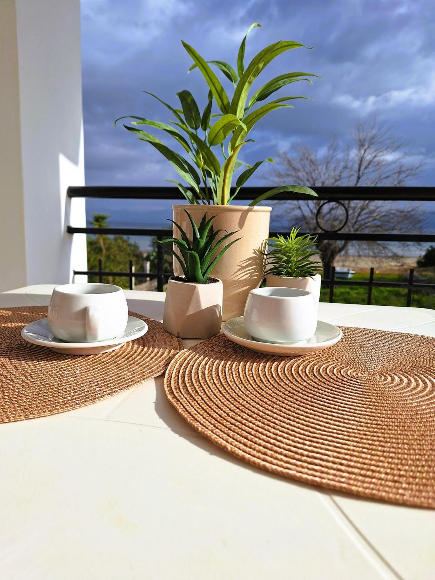 Cavos Sunrise Beach Apartments Kavos Ngoại thất bức ảnh