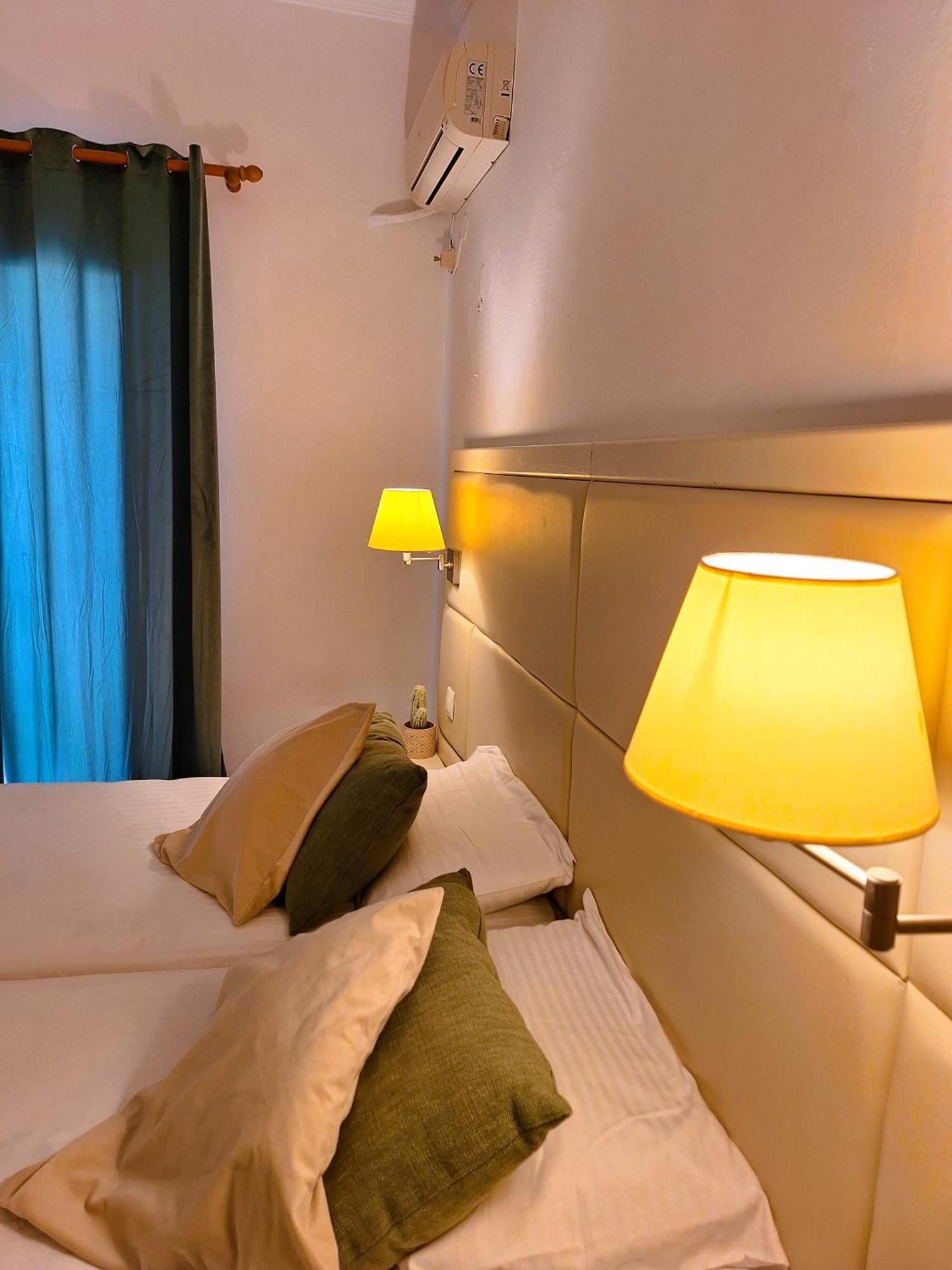 Cavos Sunrise Beach Apartments Kavos Ngoại thất bức ảnh