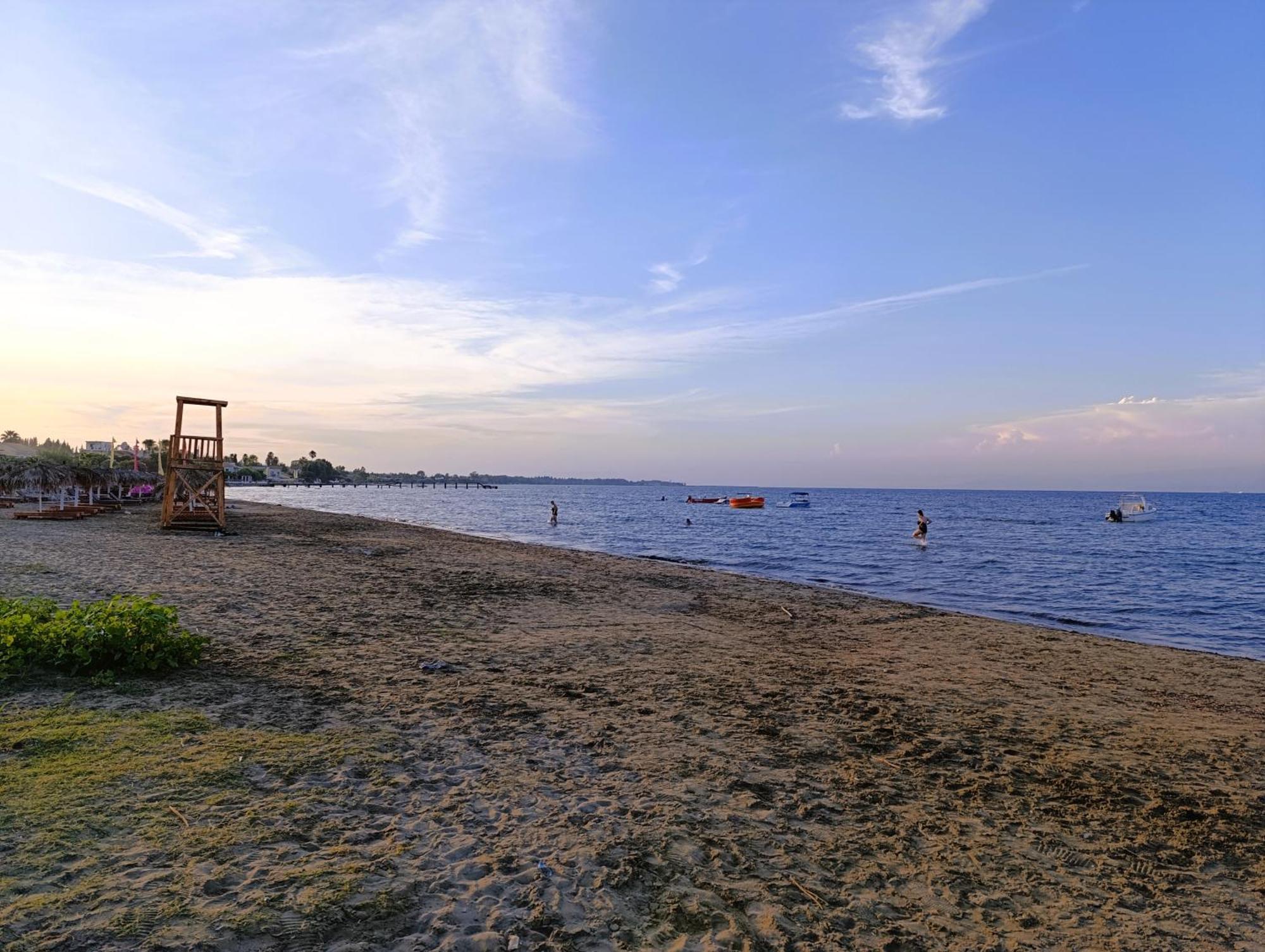 Cavos Sunrise Beach Apartments Kavos Ngoại thất bức ảnh